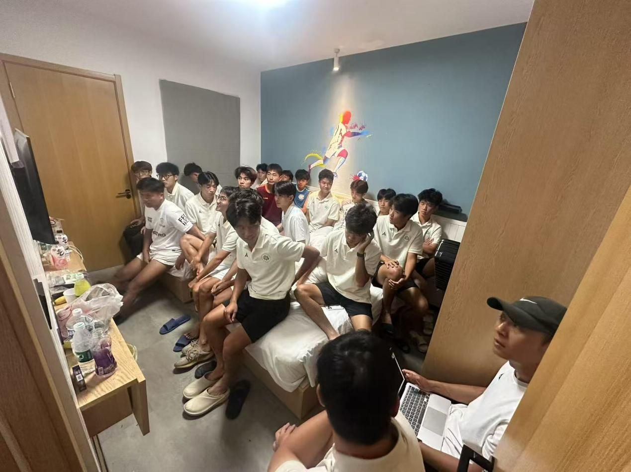 海师男子足球队在全国大学生校园足球赛荣获佳绩